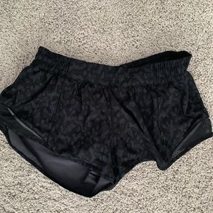 Lululemon Hotty hot shorts size 10 leopard